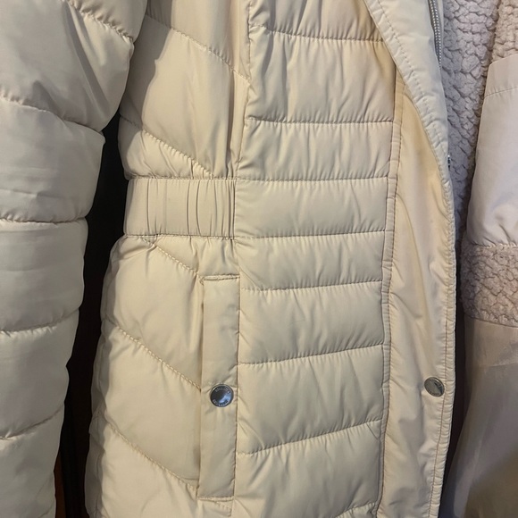 Hollister Cream Puffer Parka - Picture 2 of 16
